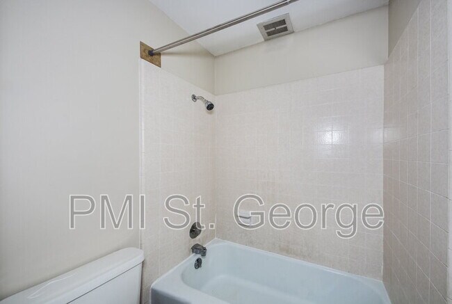 Building Photo - 210 E 600 S