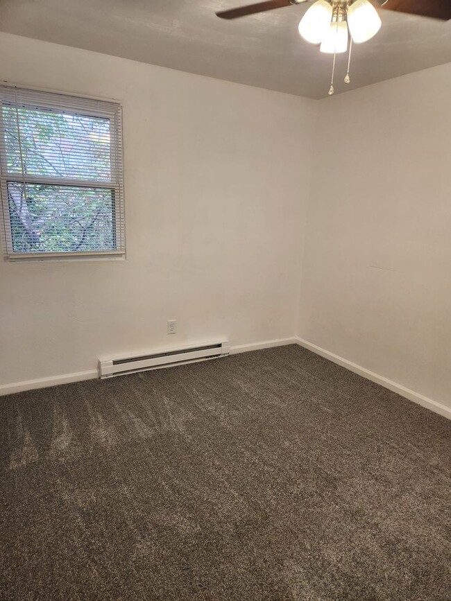 Building Photo - FOR RENT - PORTSMOUTH