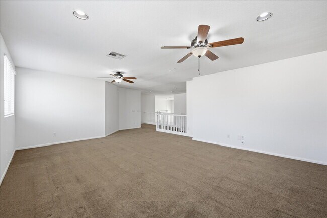 Building Photo - Exquisite 5-bed, 3-bath home w/ spacious 3-car garage offers luxurious living & effortless entert...