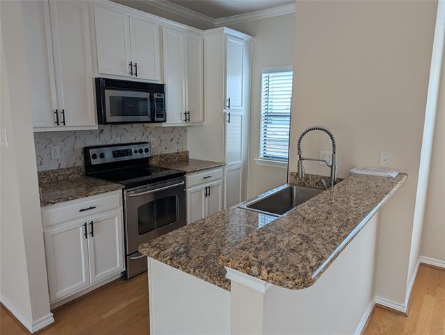 Building Photo - 2415 Stutz Dr