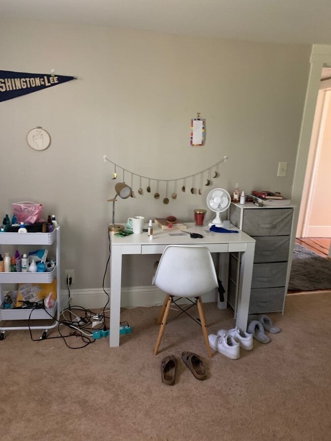 Building Photo - Single Family Home Minutes from Downtown Lexington