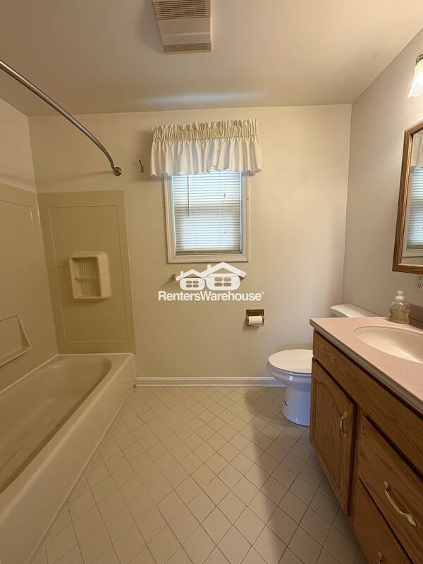 Building Photo - 543 Bayside Dr