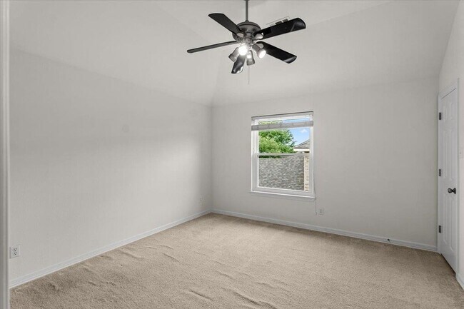 Building Photo - 2304 Village View Loop