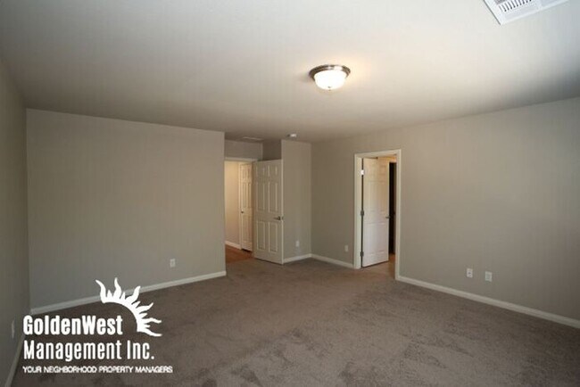 Building Photo - Gorgeous 4Bdm 2.5Ba Home in Southwest Las ...