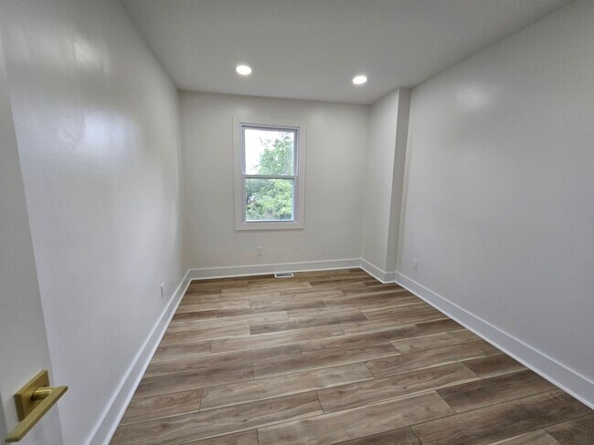 Building Photo - Amazing 3 bedroom 2.5 bath House for Rent ...