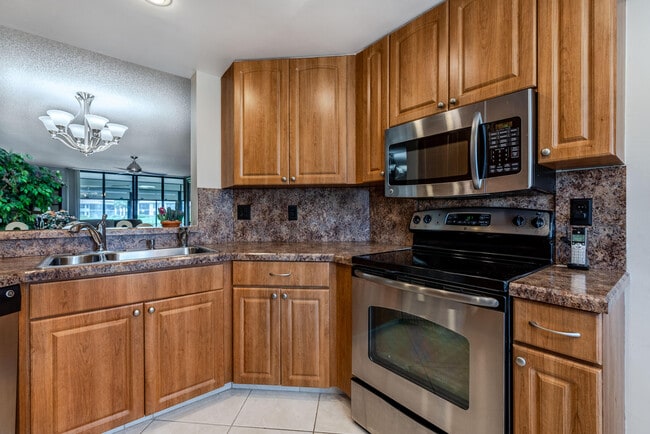 Building Photo - 15831 Loch Maree Ln