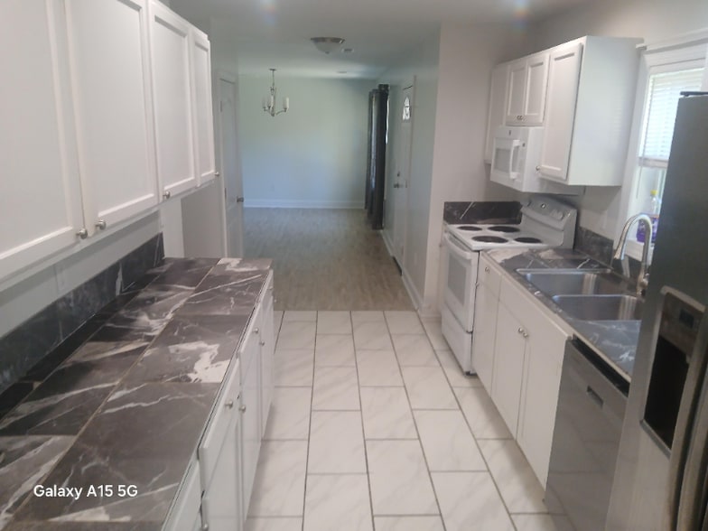 Building Photo - 230 Northwest Ave