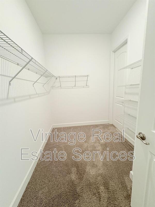 Building Photo - 4645 Butler National Dr