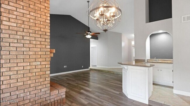 Building Photo - 16632 S 37th Way
