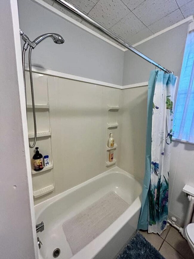 Building Photo - 31 N Weymouth Ave