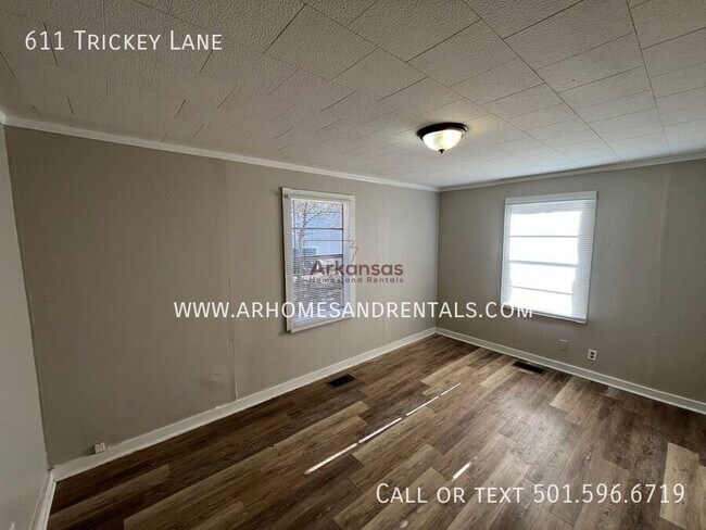 Building Photo - 611 Trickey Ln