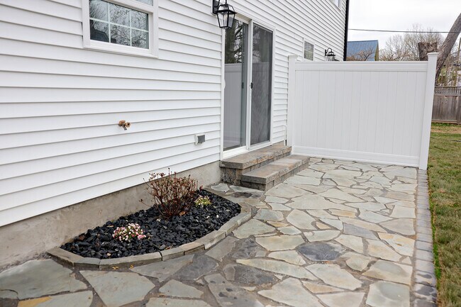 Building Photo - 217 Quince Alley