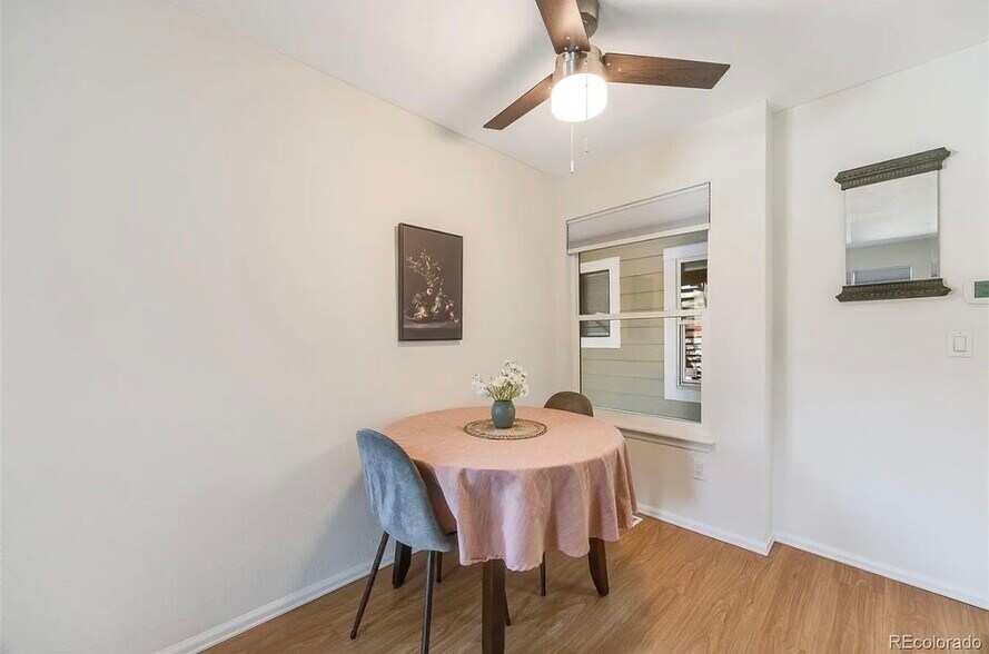 Building Photo - 942 S Dearborn Way