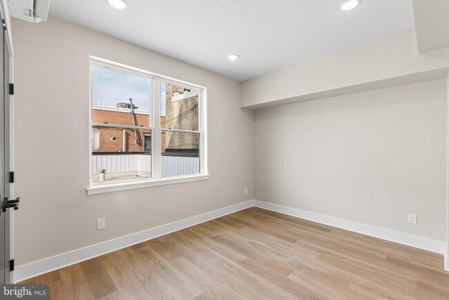 Building Photo - 1903 Jackson St