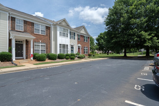 Building Photo - 25 Stratus Ct