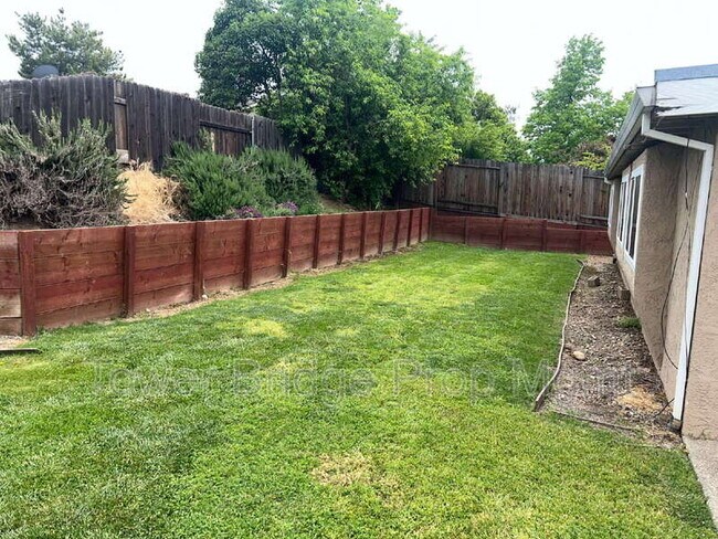 Building Photo - 6306 Trajan Dr
