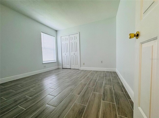 Building Photo - 2405 Queenswood Cir
