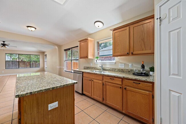 Building Photo - 1208 Lochaline Loop