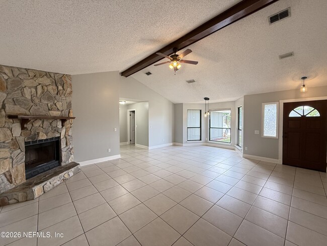 Building Photo - 8326 Cross Timbers Dr W