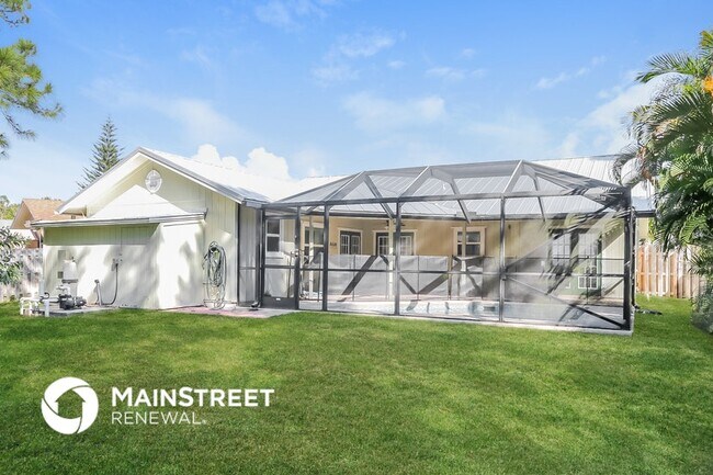 Building Photo - 6846 SE Raintree Ave