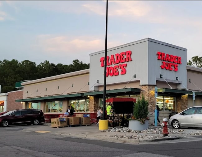 Building Photo - WOW!! Prime location and quite living in Charming 2brd 2.5 bath townhouse