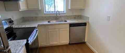 Building Photo - 300 Palmwood Pl