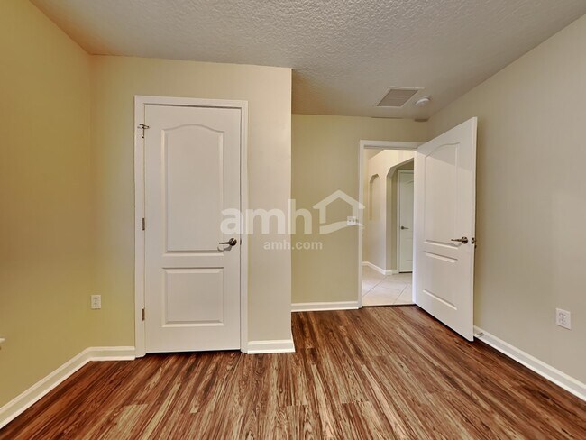 Building Photo - 72 Twin Lakes Drive