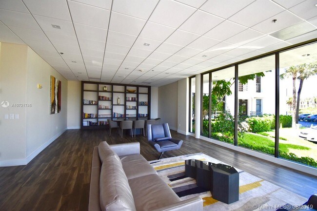 Building Photo - 20515 E Country Club Dr