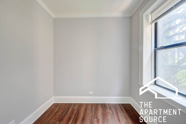 Building Photo - 817 W Lakeside Pl