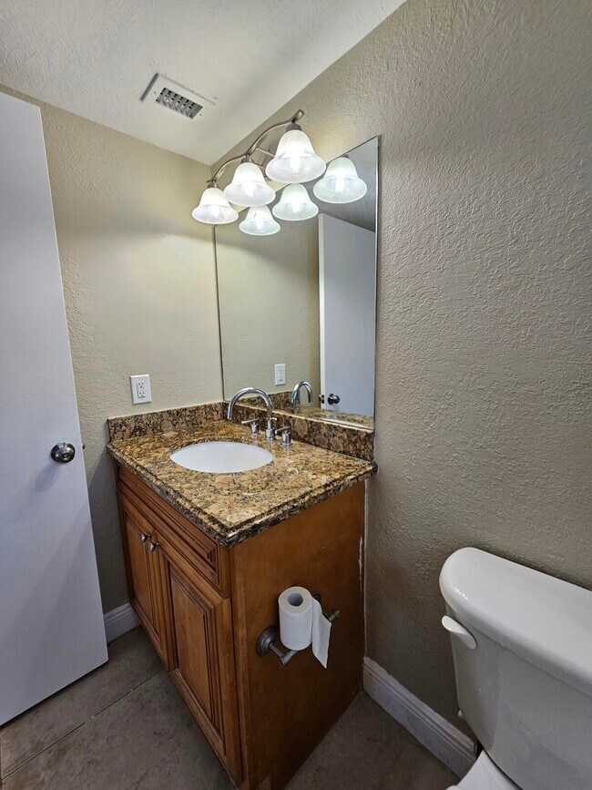 Building Photo - 1447 Lake Crystal Dr