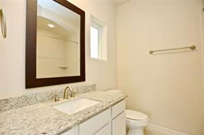 Building Photo - 3226 McKinney St