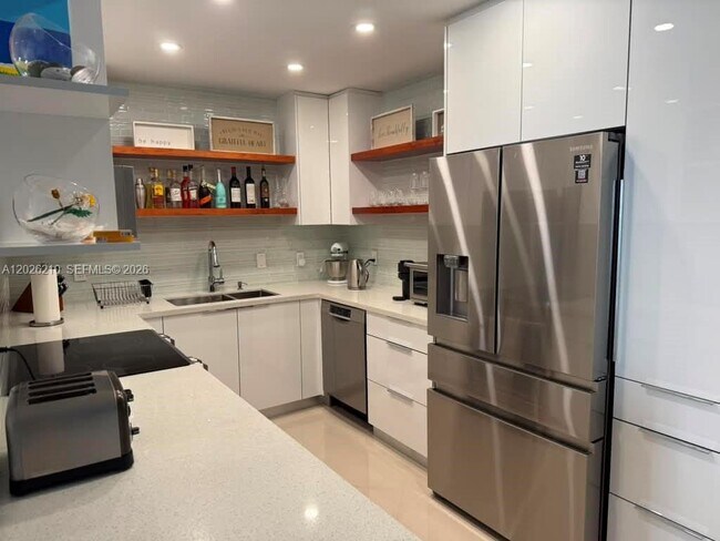 Building Photo - 2500 Parkview Dr
