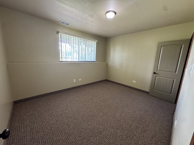 Building Photo - LUXURY RENTAL IN NORTH UTICA – OAK RIDGE VILLAGE