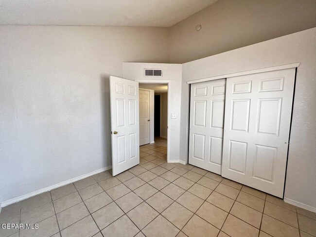 Building Photo - 12752 Tierra Salas Dr