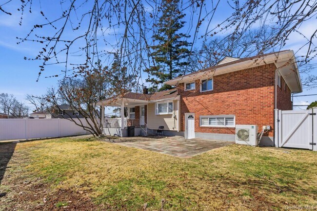 Building Photo - 1374 Prospect Ave