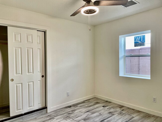 Building Photo - 4301 Mesa Grande Pl SE