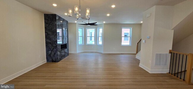 Building Photo - 414 Chapel Alley