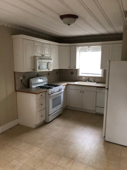 Building Photo - 1523 Owasso St