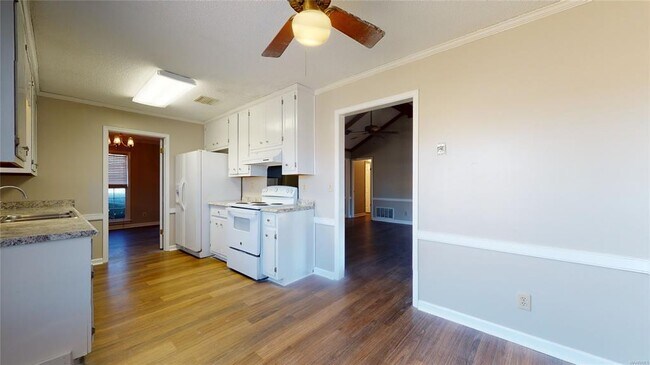 Building Photo - 1806 Heatherton Dr