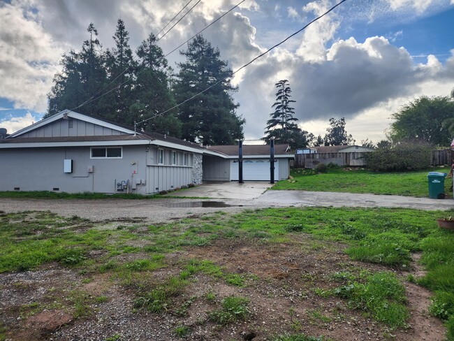 Building Photo - 17824 Pesante Rd