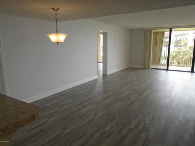 Building Photo - 840 N Atlantic Ave