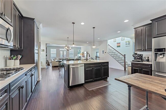 Building Photo - 7555 Scarlet Dr