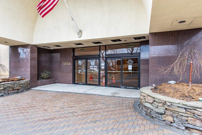 Building Photo - 7855 JFK Blvd E