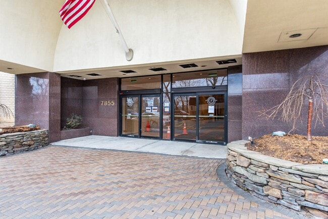 Building Photo - 7855 John F. Kennedy Blvd