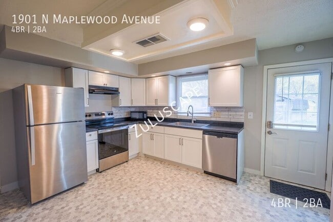 Building Photo - 1901 N Maplewood Ave