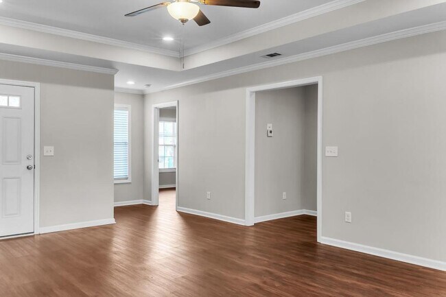 Building Photo - 1739 Eli Pl