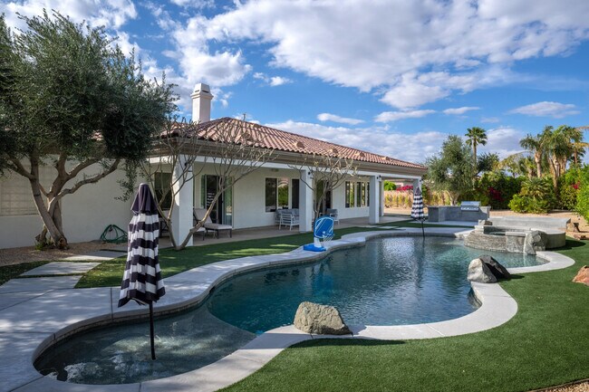 Building Photo - 49392 Hohokam River St