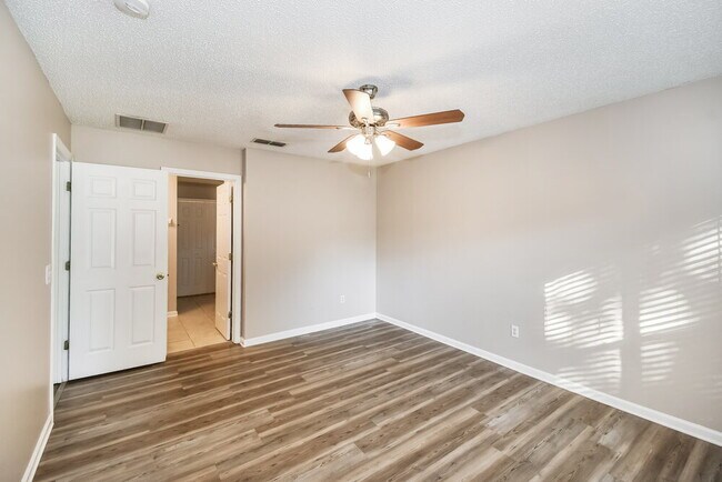 Building Photo - 9366 Daniel's Mill Dr