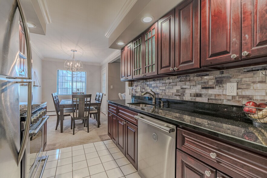 Building Photo - 19E Kensington Rd