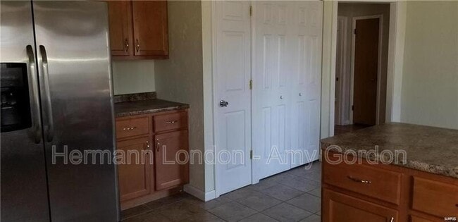 Building Photo - 10147 Maryvale Ln
